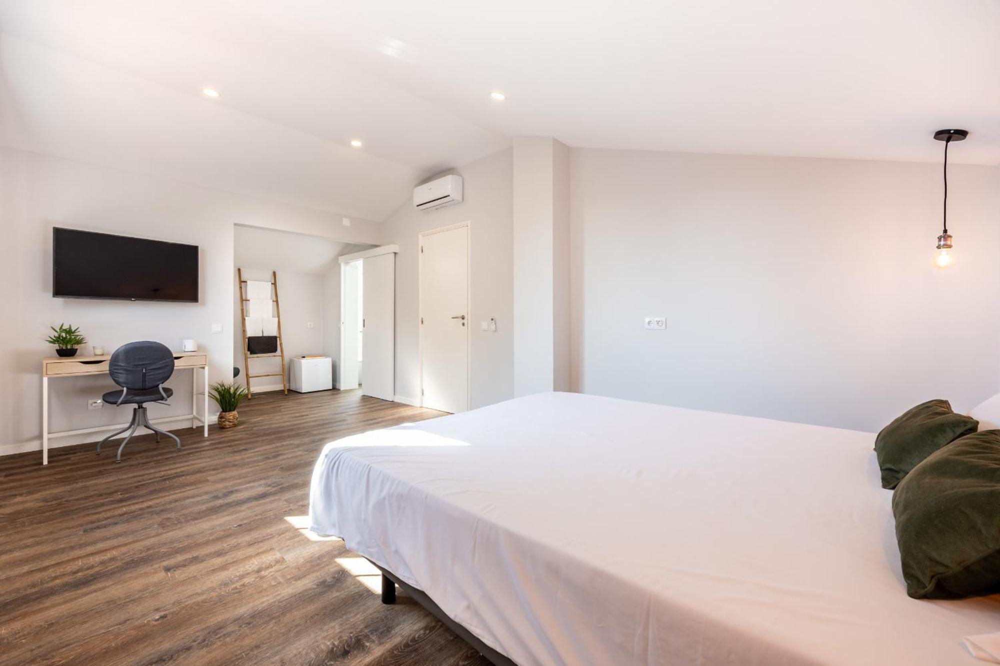 Angra Charming Suites By Seewest أنغرا دو إِراويزو المظهر الخارجي الصورة