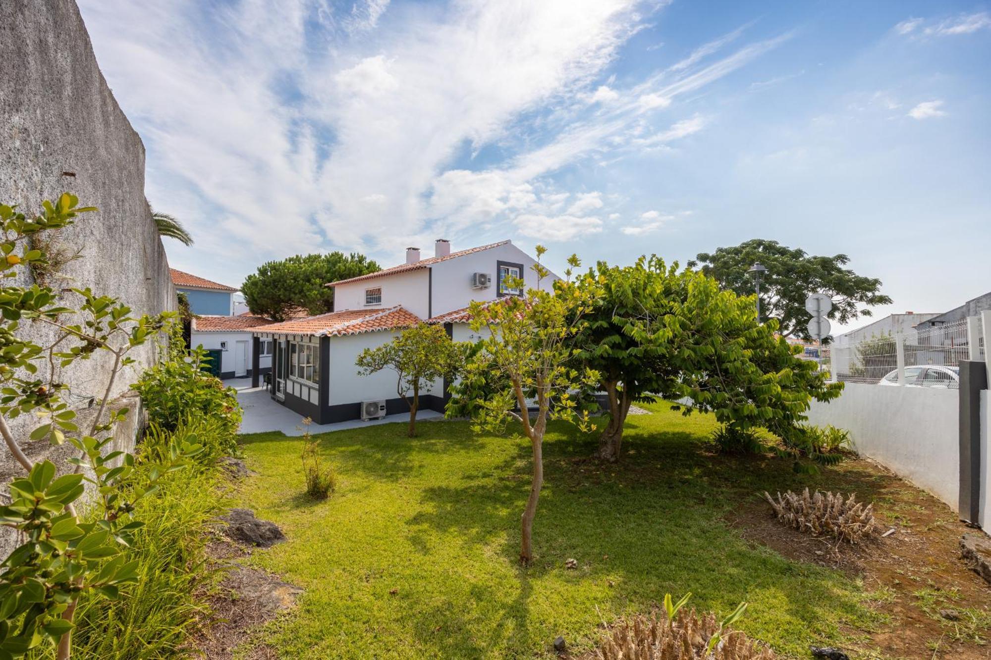 Angra Charming Suites By Seewest أنغرا دو إِراويزو المظهر الخارجي الصورة